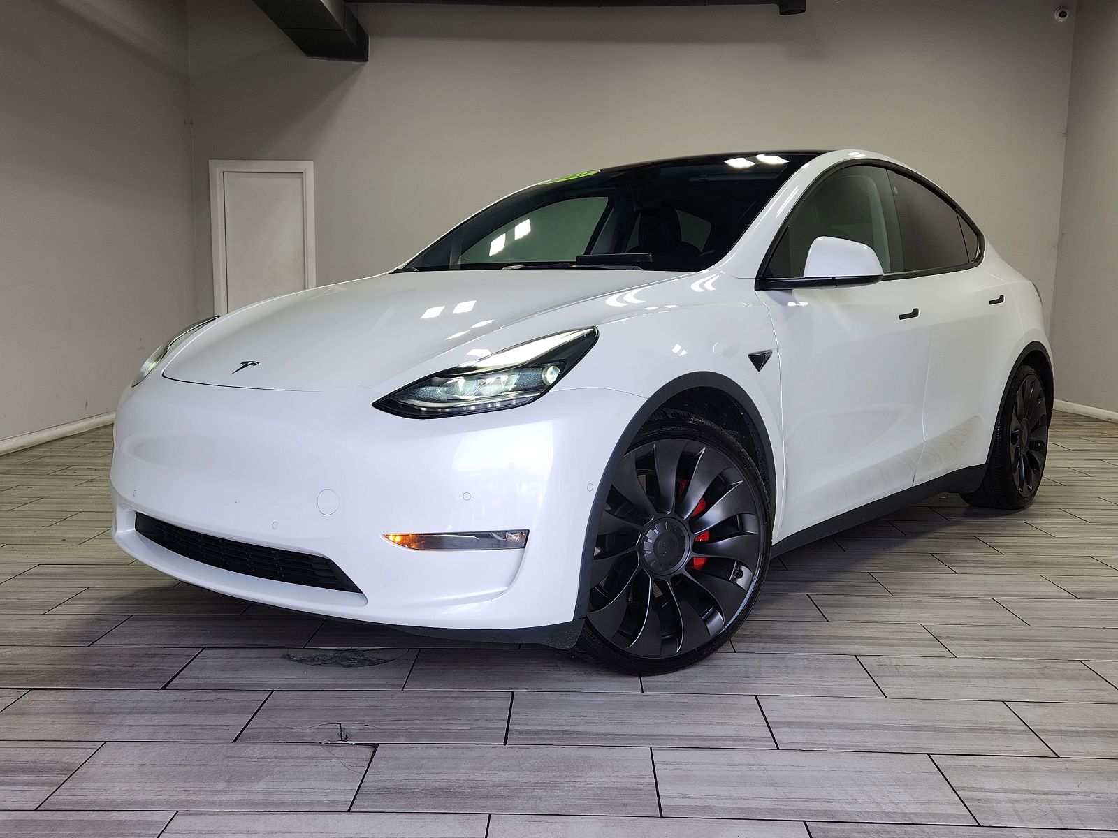 2021 TESLA Model Y
