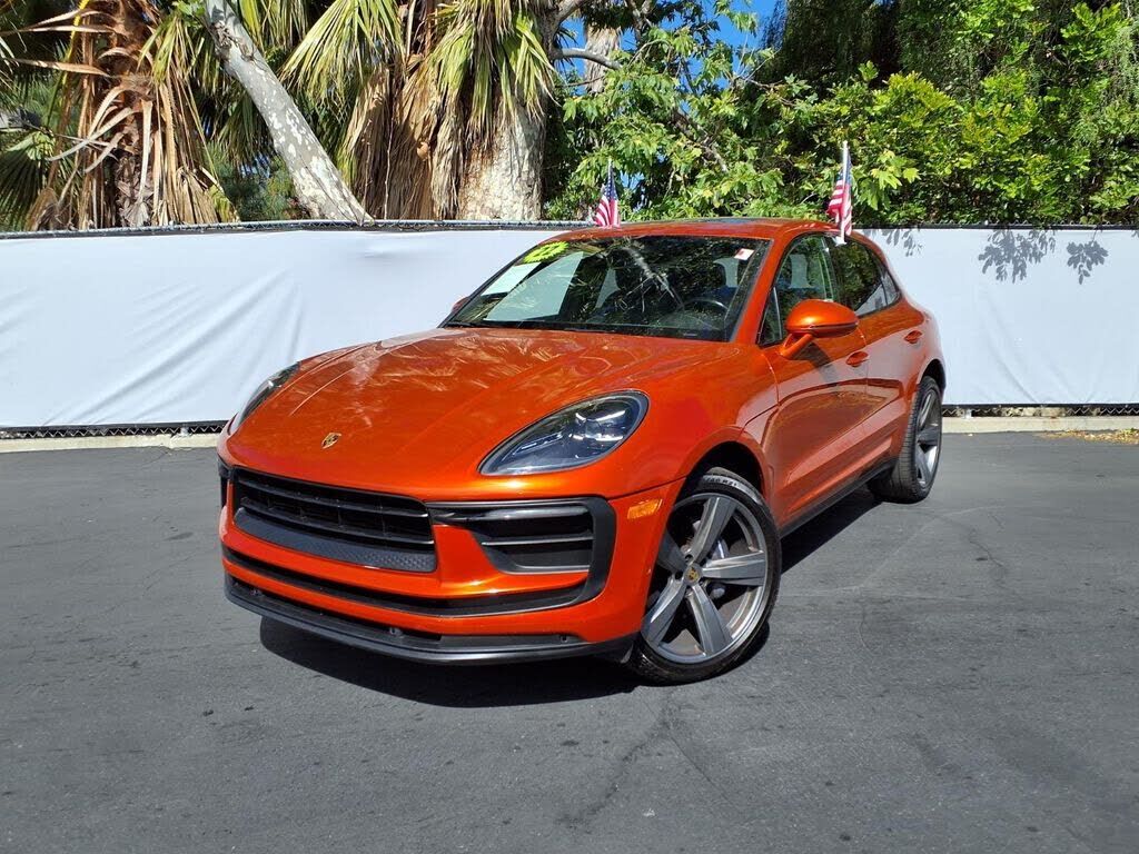 2022 PORSCHE Macan