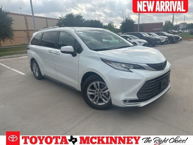 2022 TOYOTA Sienna