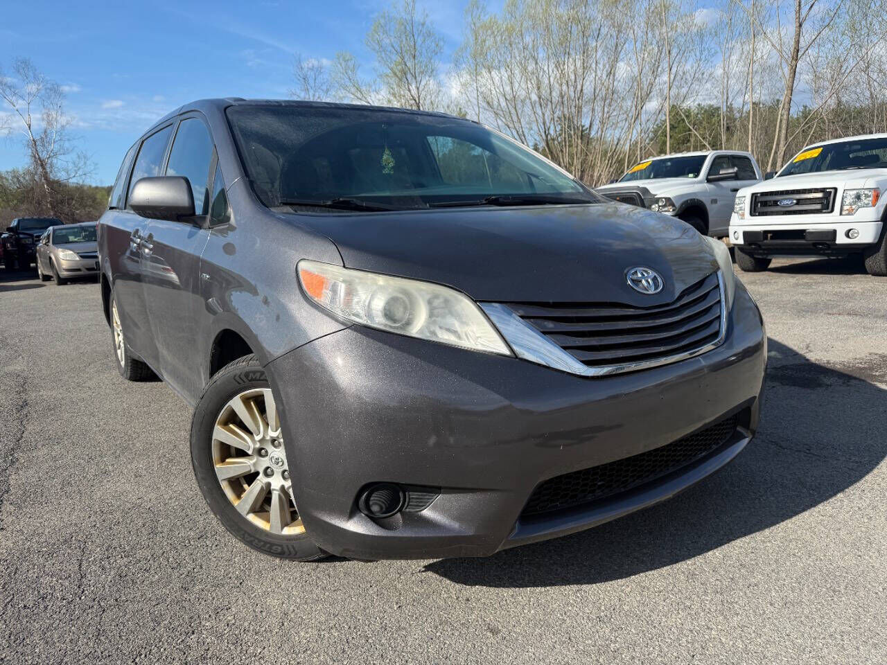 2017 TOYOTA Sienna