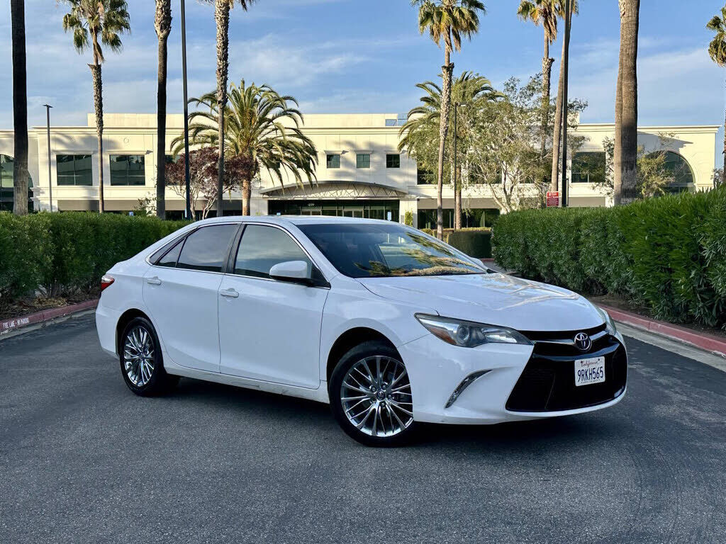 2017 TOYOTA Camry