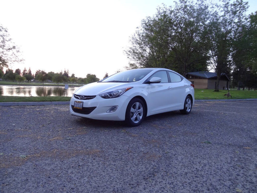 2013 HYUNDAI Elantra