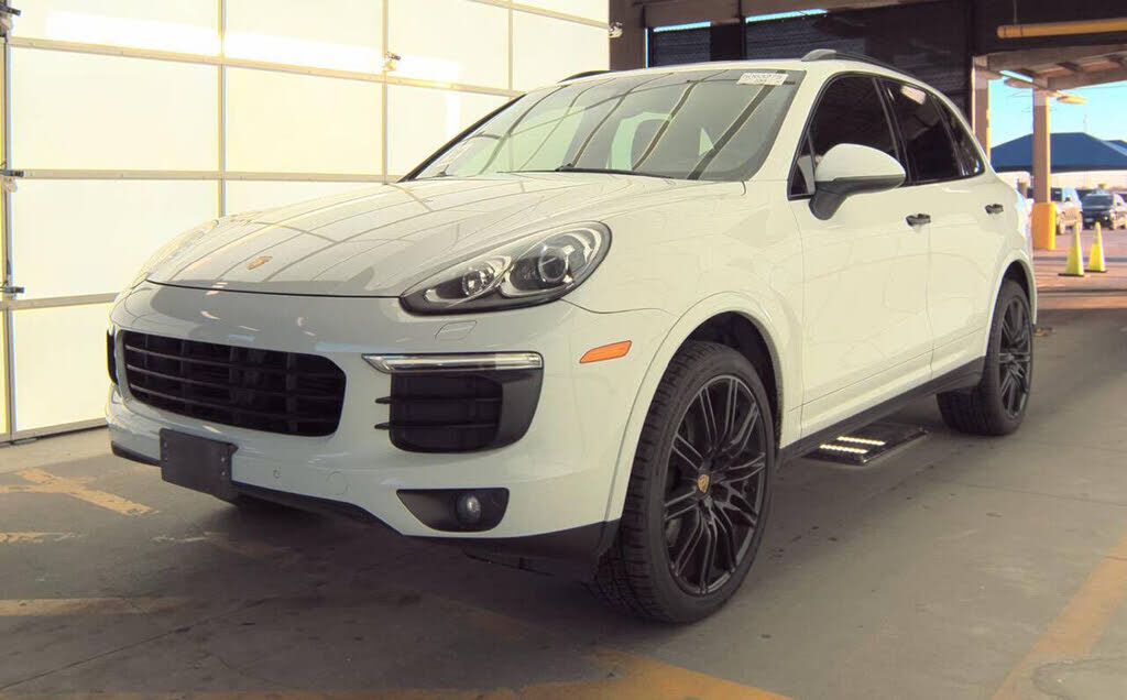 2017 PORSCHE Cayenne