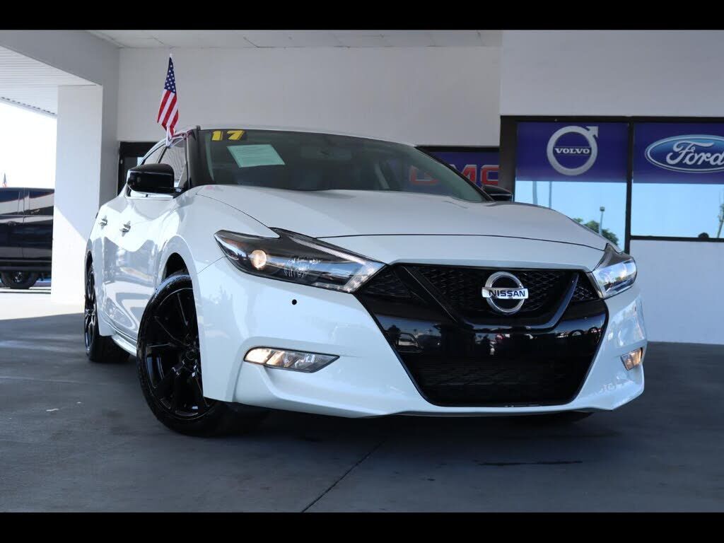 2017 NISSAN Maxima