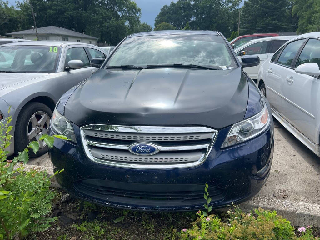 2011 FORD Taurus