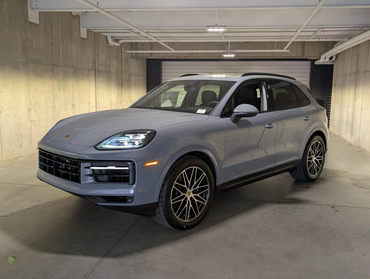 2025 PORSCHE Cayenne