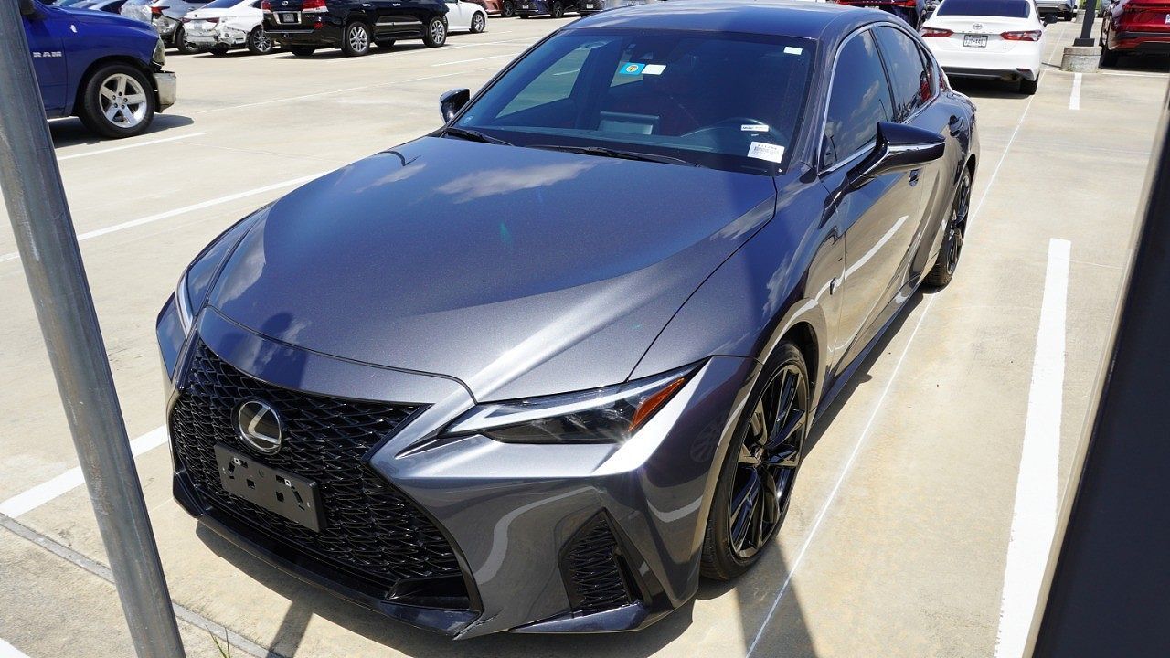 2023 LEXUS IS