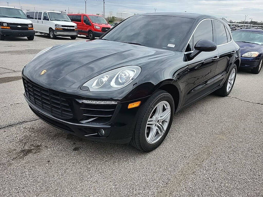 2016 PORSCHE Macan