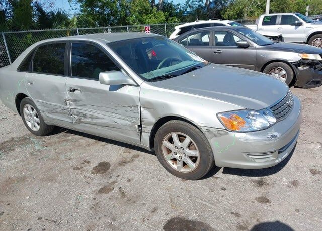 2004 TOYOTA Avalon