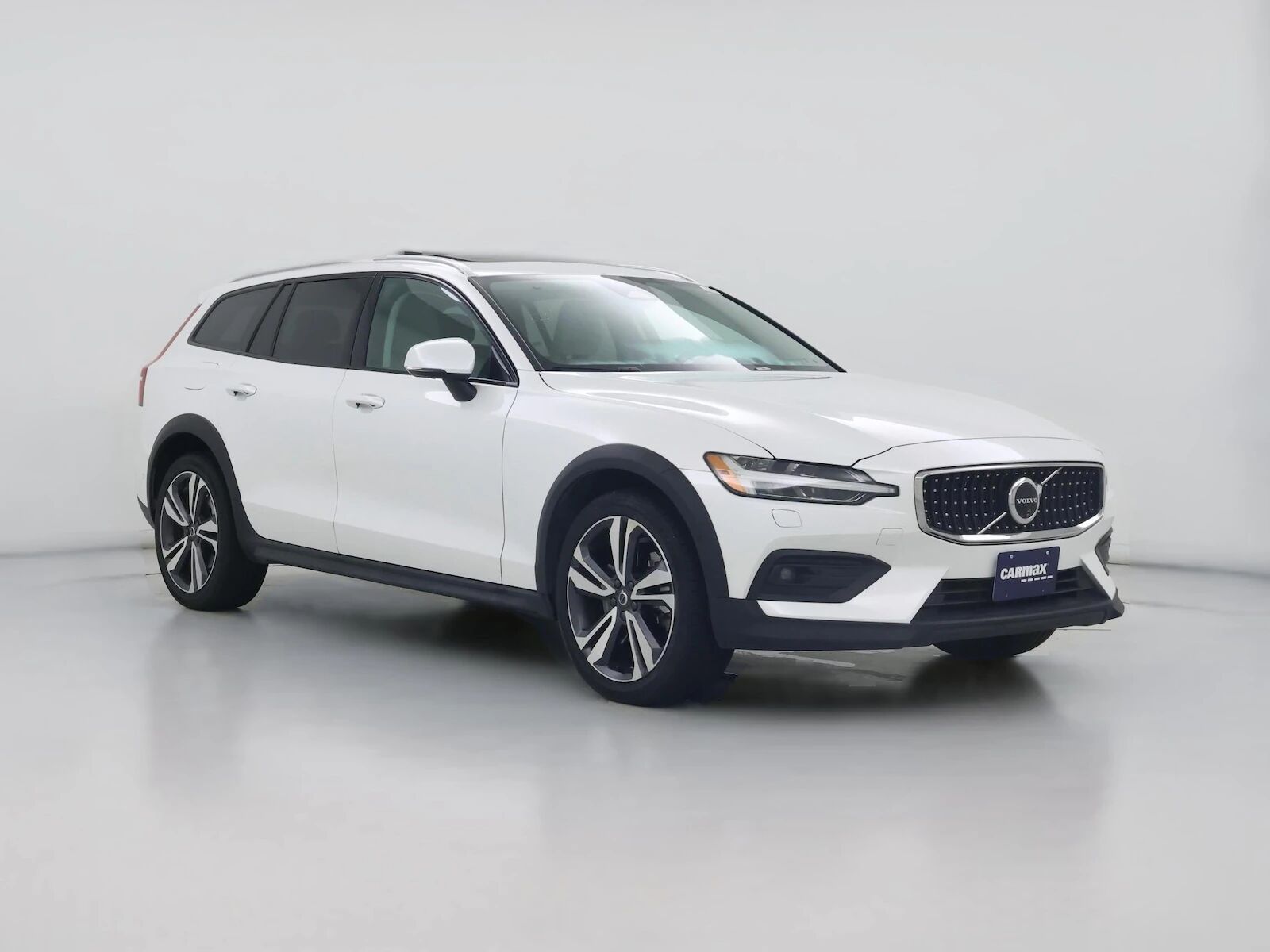 2025 VOLVO V60CC