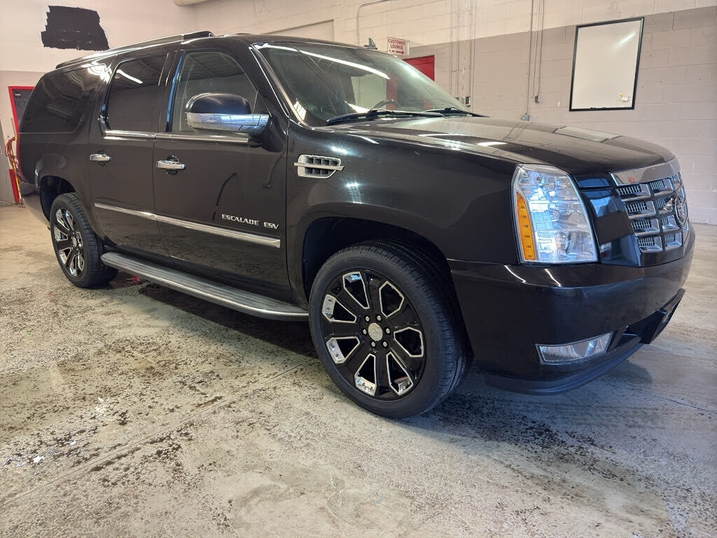 2013 CADILLAC Escalade