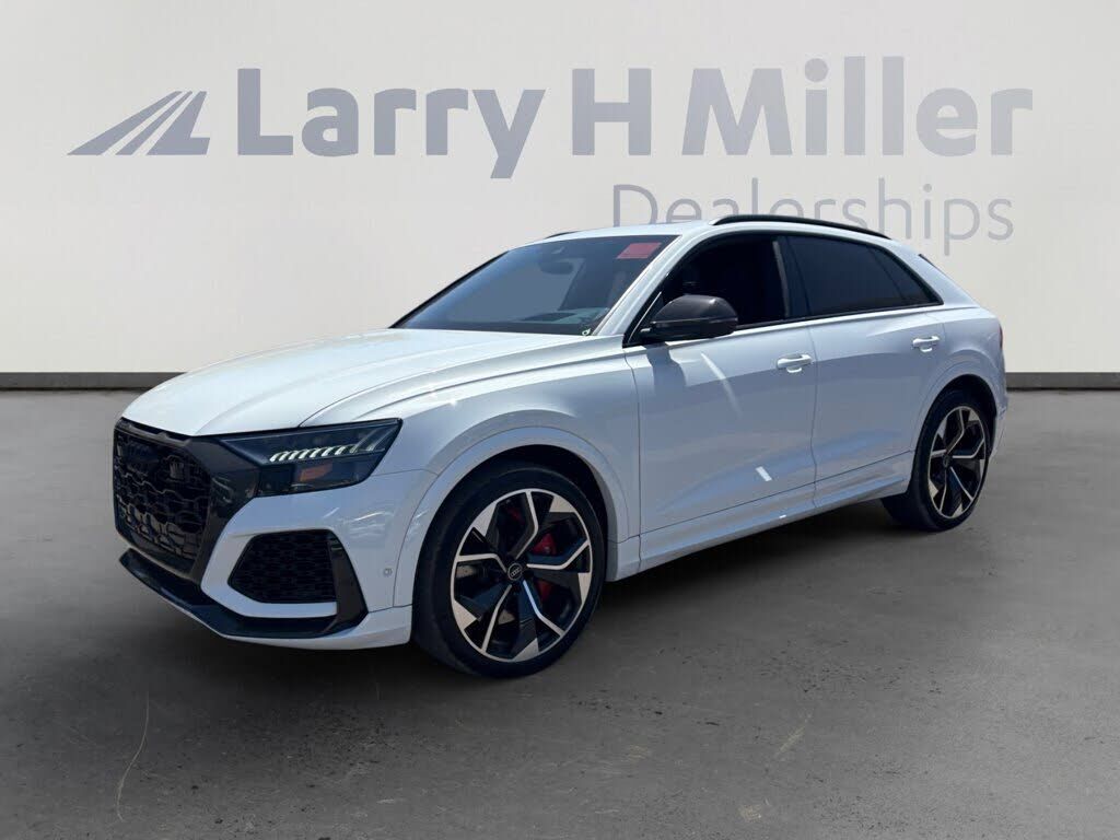 2024 AUDI RS Q8