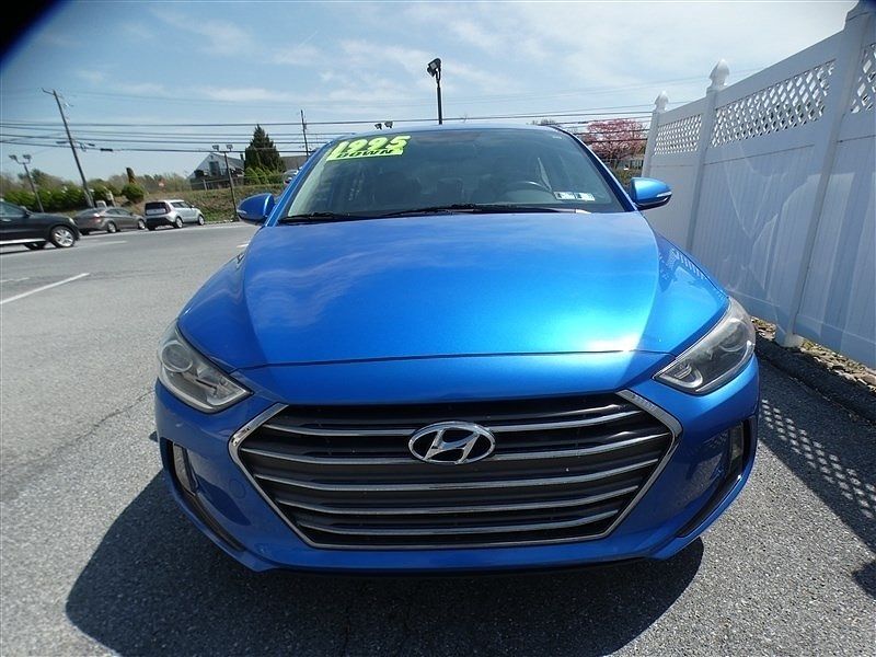 2017 HYUNDAI Elantra