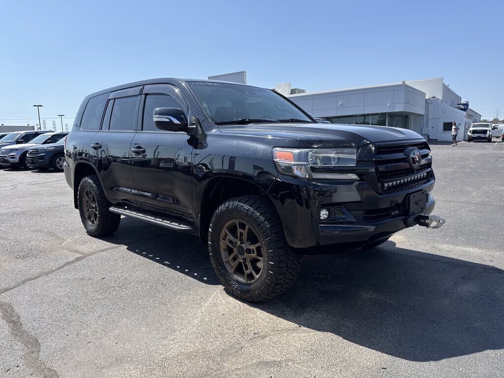 2021 TOYOTA Land Cruiser