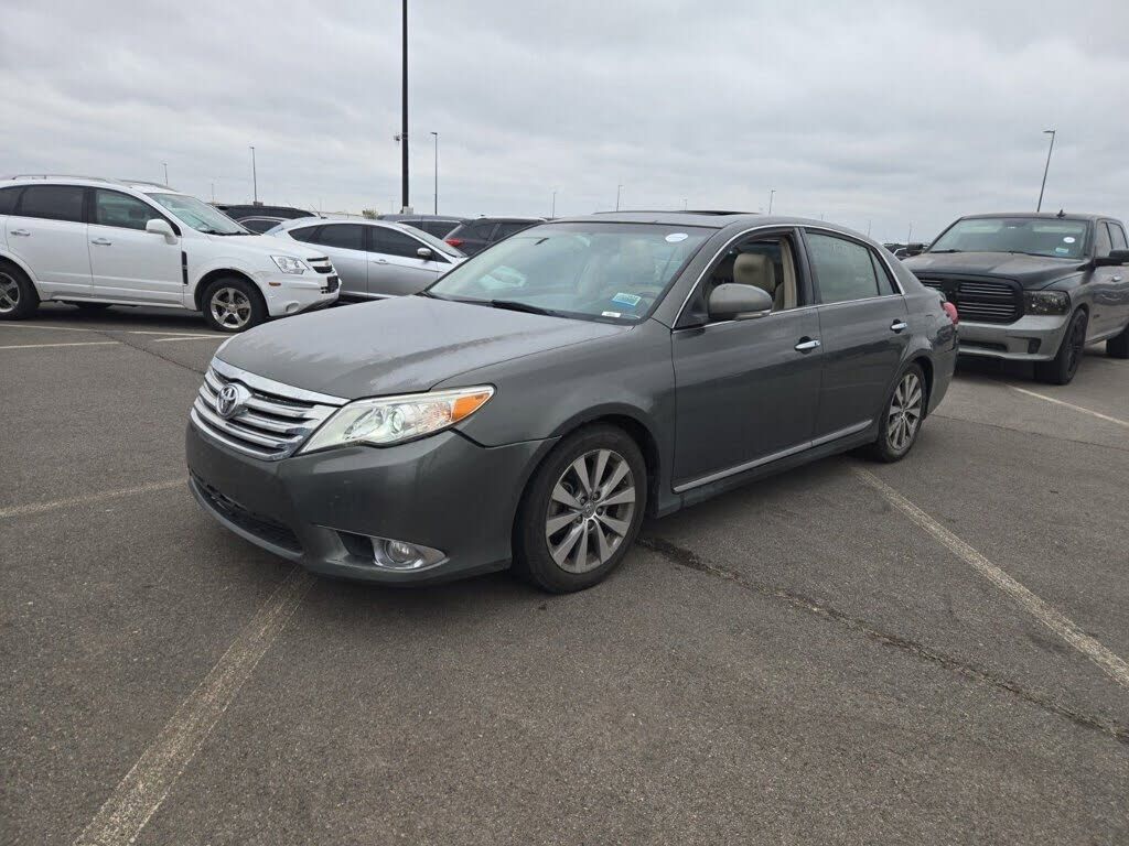 2011 TOYOTA Avalon