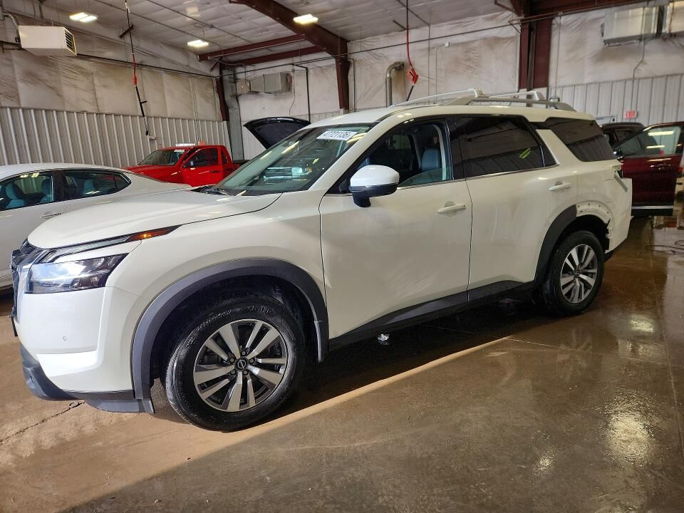 2022 NISSAN Pathfinder