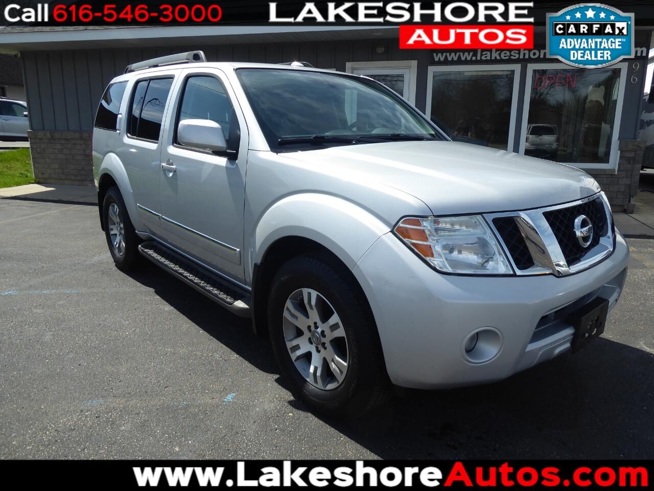 2012 NISSAN Pathfinder