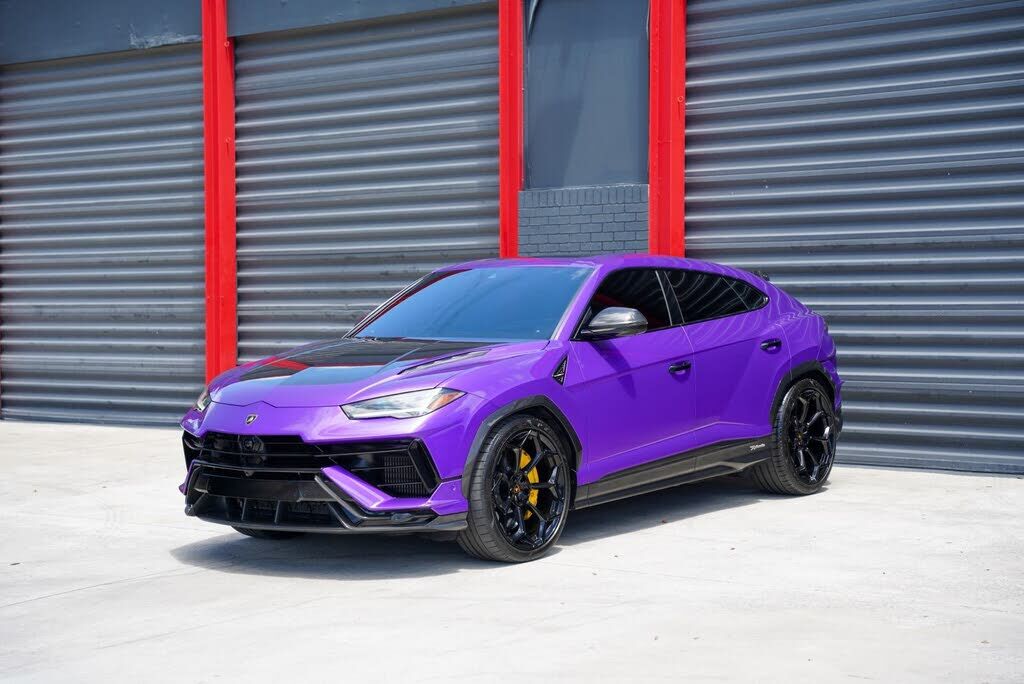 2024 LAMBORGHINI URUS