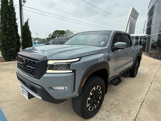 2024 NISSAN Frontier