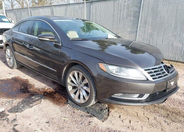 2013 VOLKSWAGEN Passat
