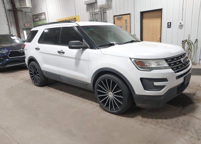 2017 FORD Explorer