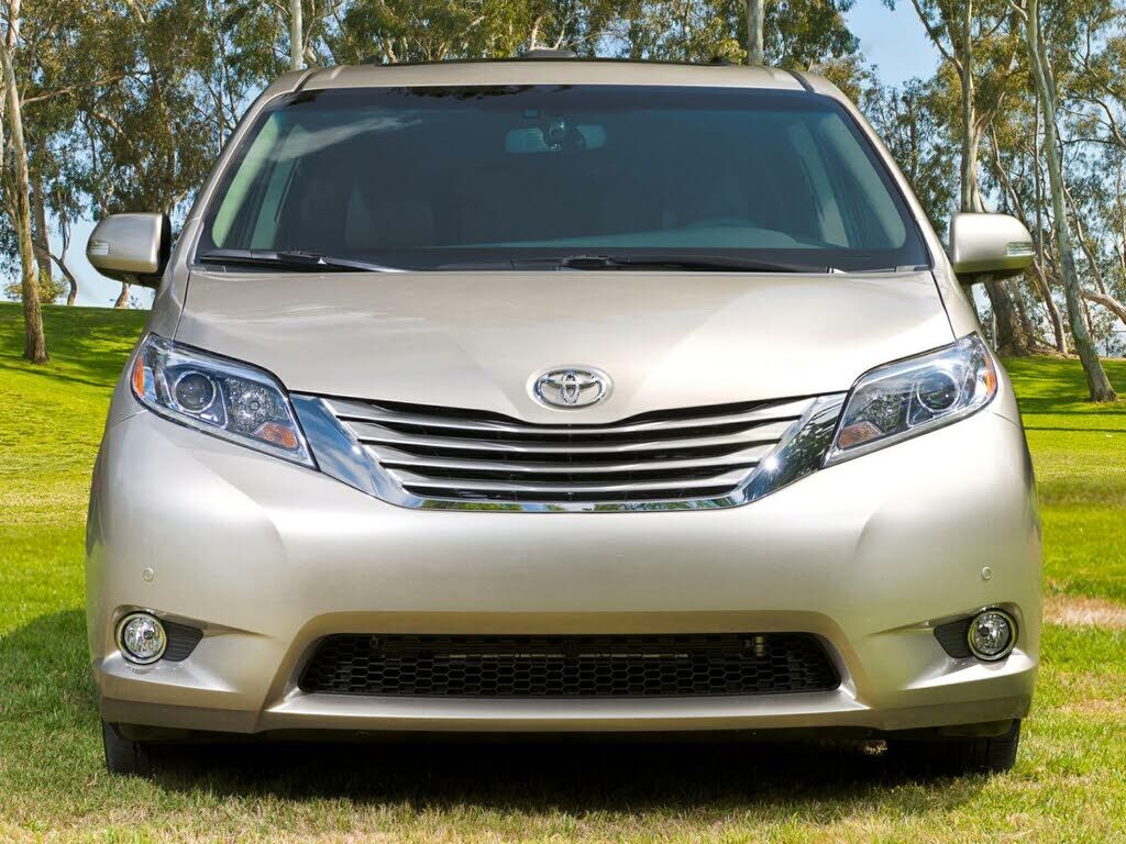 2017 TOYOTA Sienna
