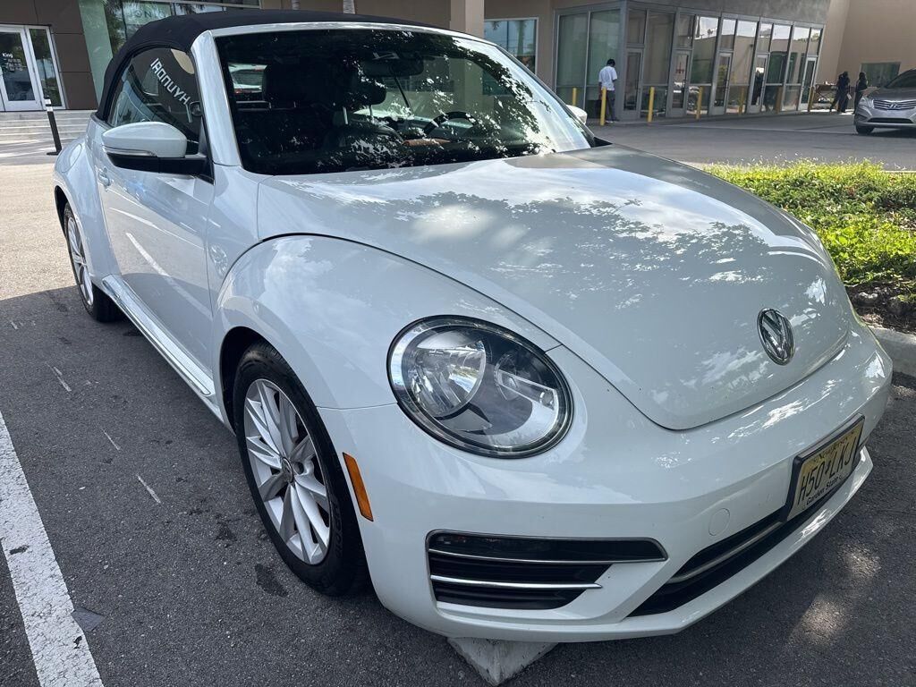 2019 VOLKSWAGEN Beetle