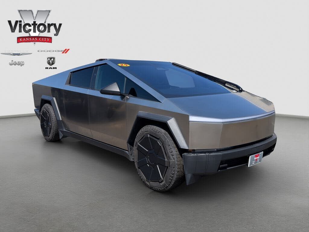 2024 TESLA Cybertruck