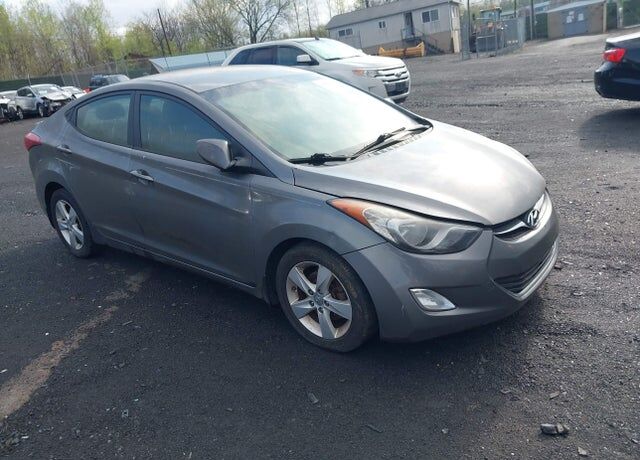 2013 HYUNDAI Elantra