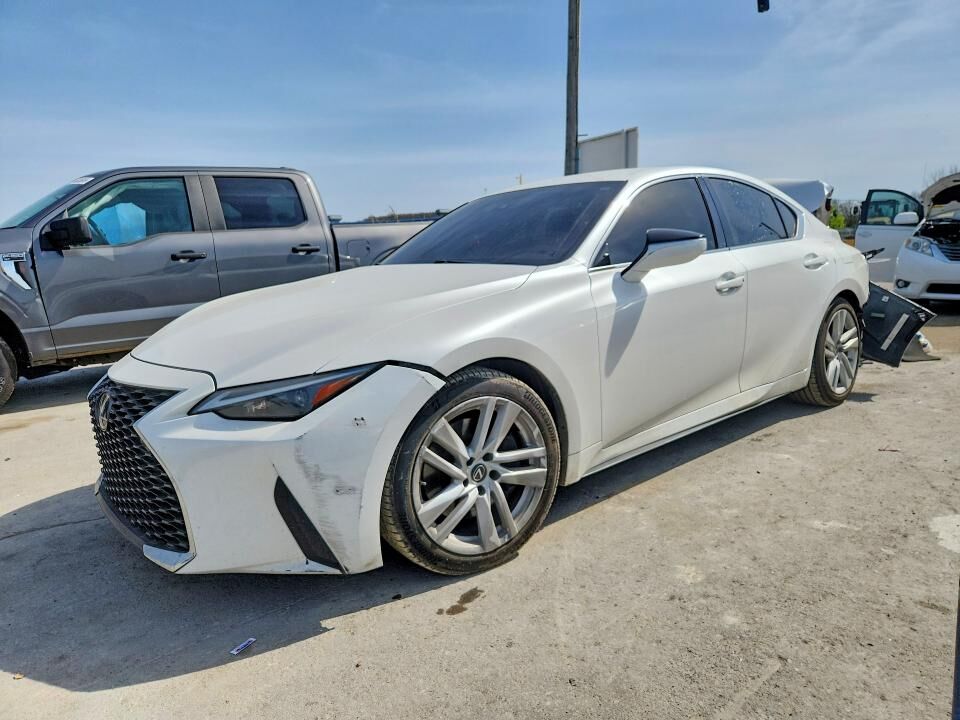 2021 LEXUS IS