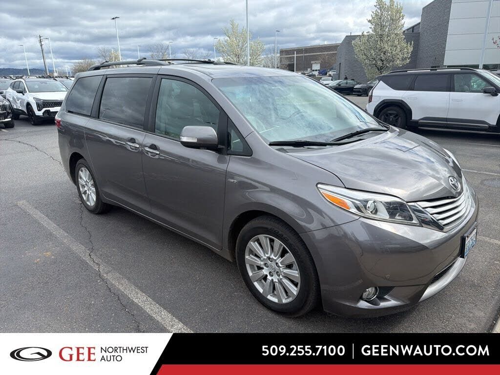 2017 TOYOTA Sienna