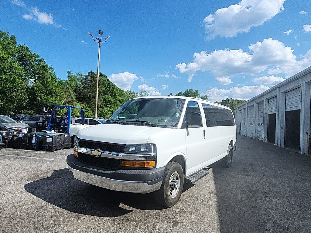 2020 CHEVROLET Express