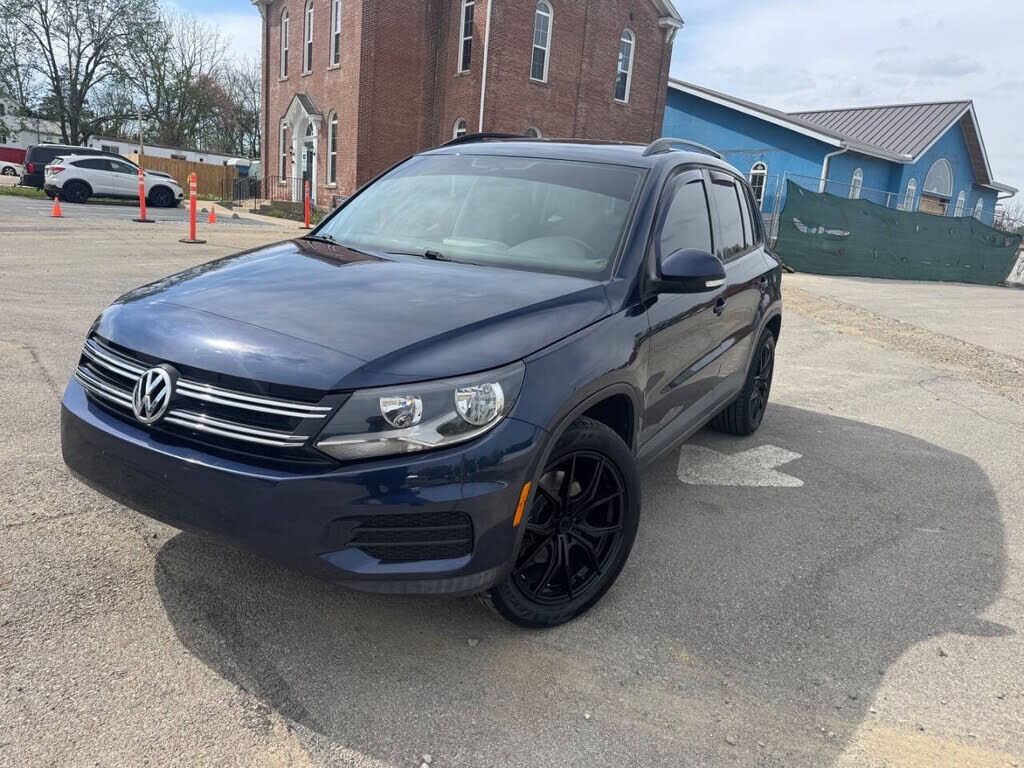 2016 VOLKSWAGEN Tiguan