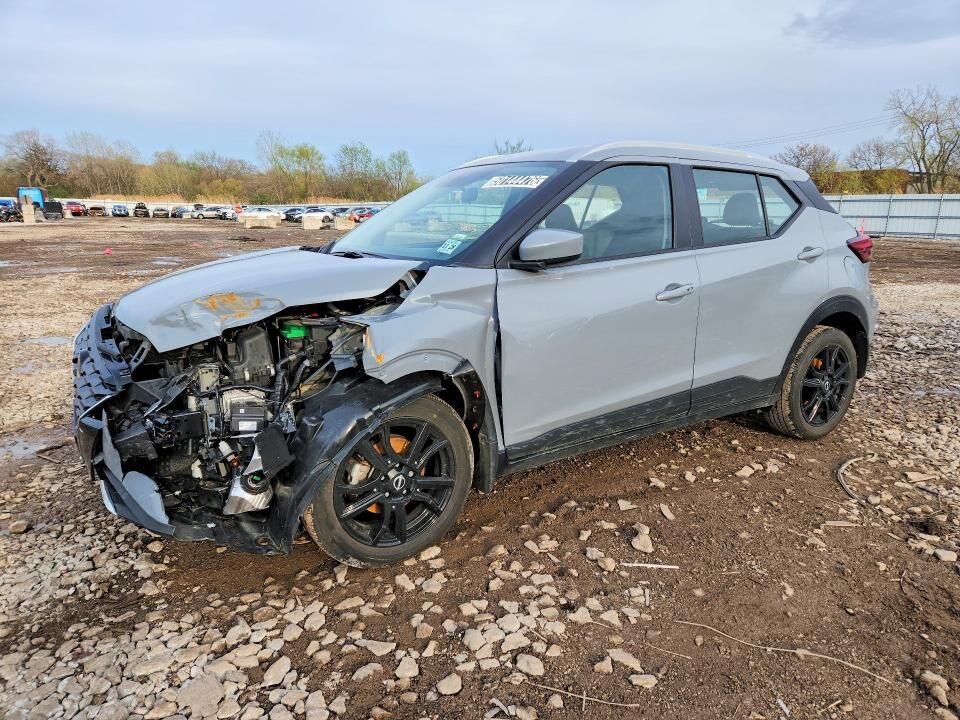 2024 NISSAN Kicks