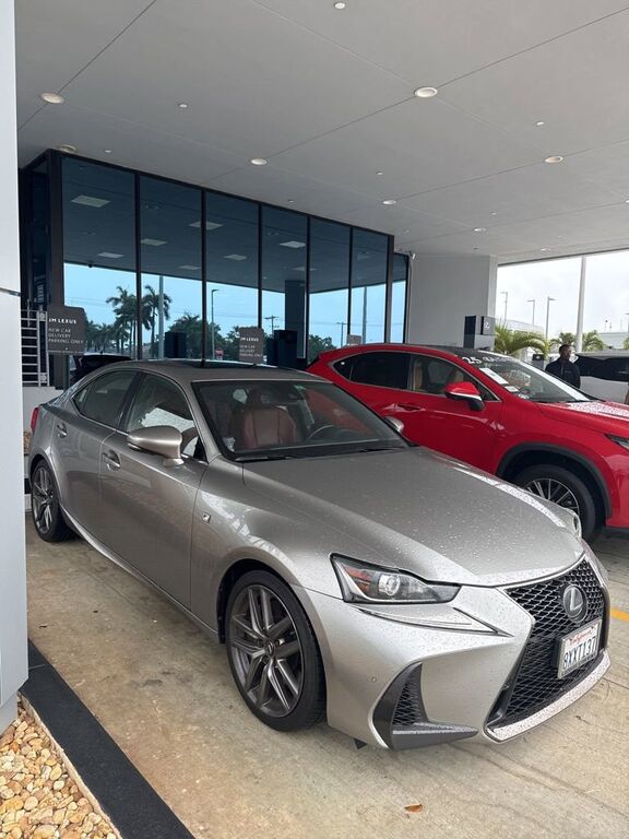2019 LEXUS IS
