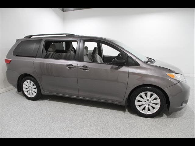 2015 TOYOTA Sienna