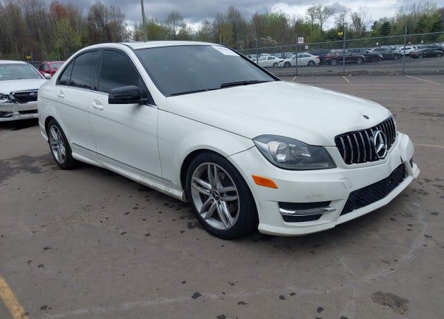 2012 MERCEDES-BENZ C-Class