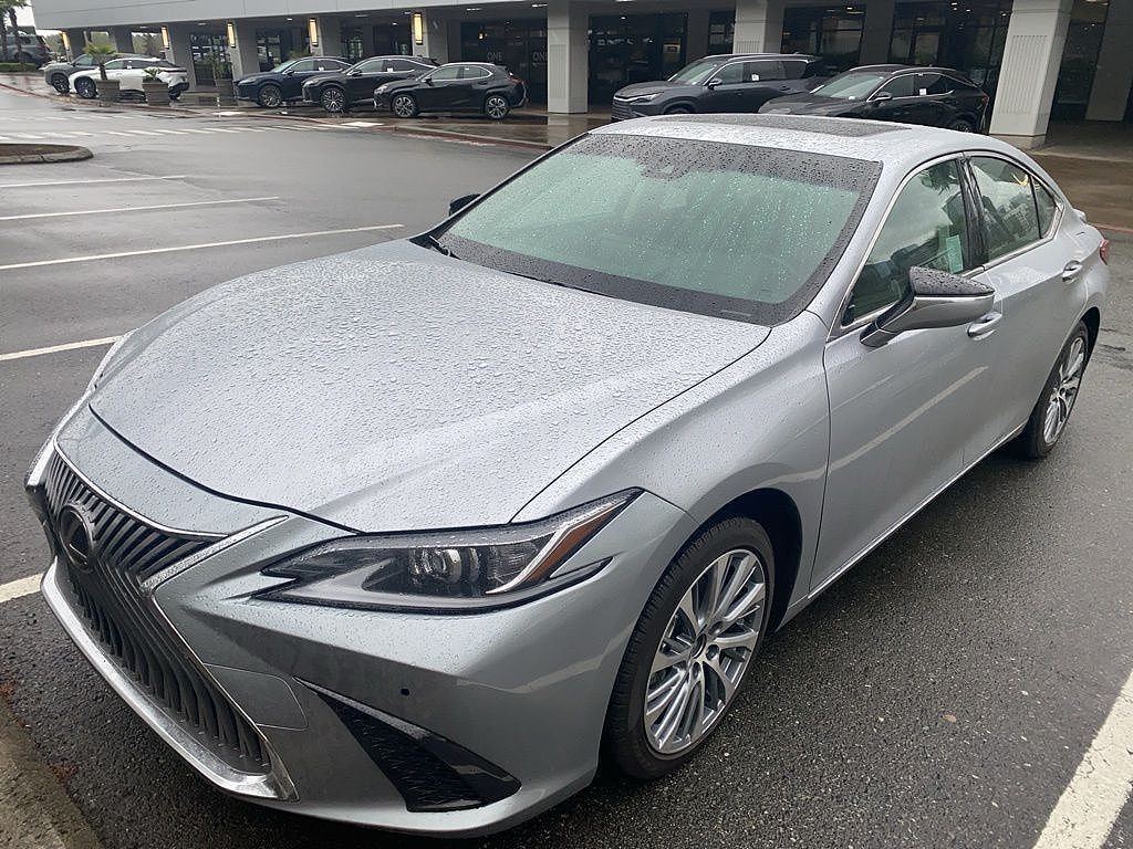 2025 LEXUS ES
