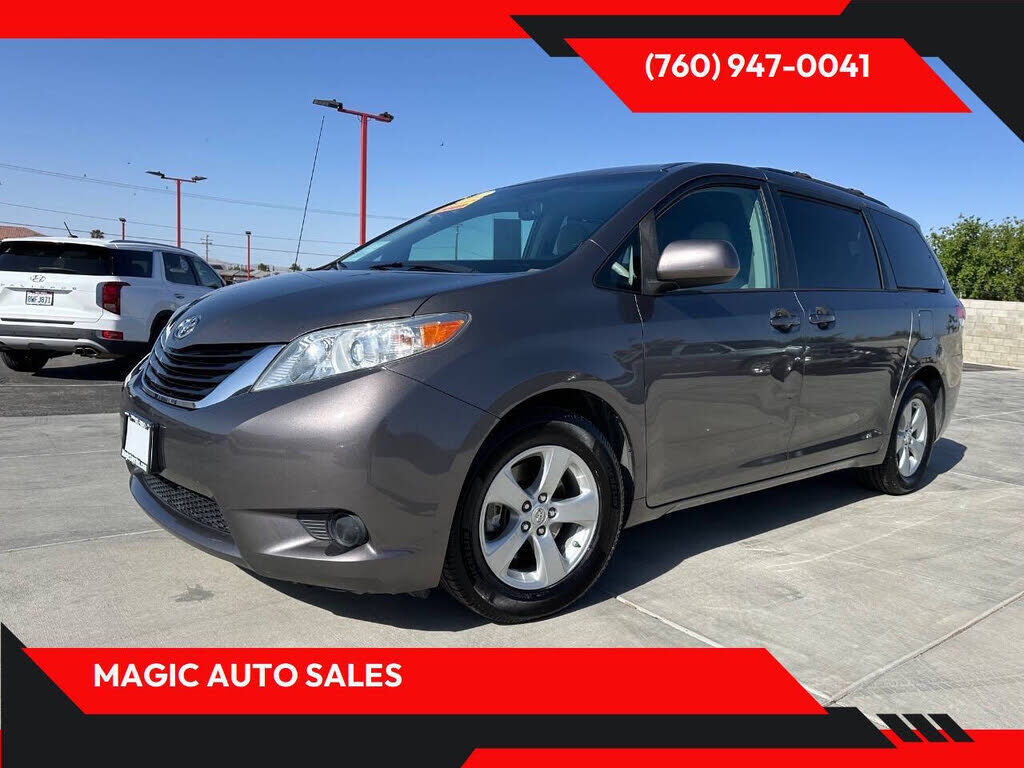2012 TOYOTA Sienna