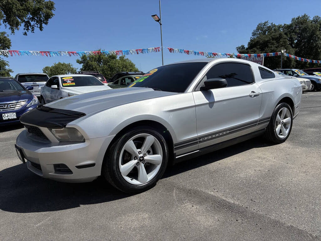 2010 FORD Mustang