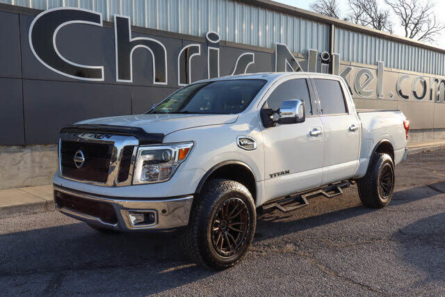 2017 NISSAN Titan