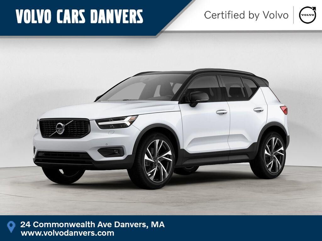 2021 VOLVO XC40