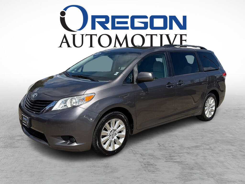 2013 TOYOTA Sienna