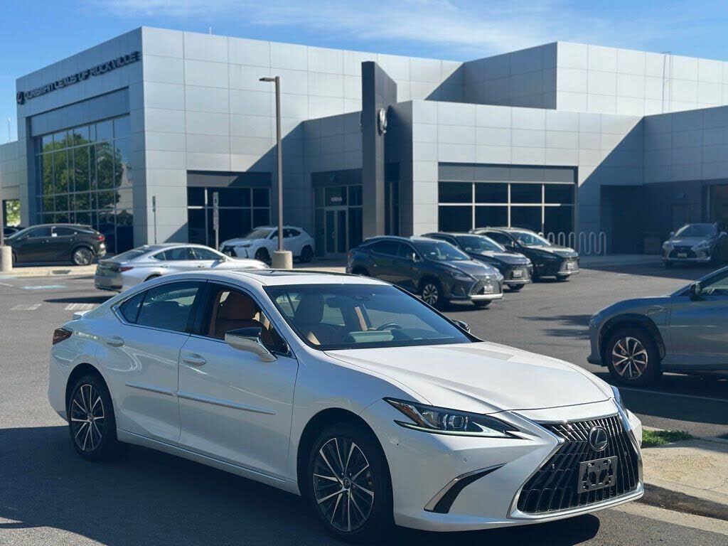 2023 LEXUS ES