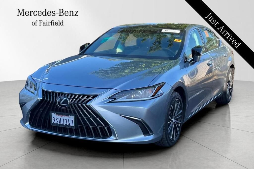 2025 LEXUS ES