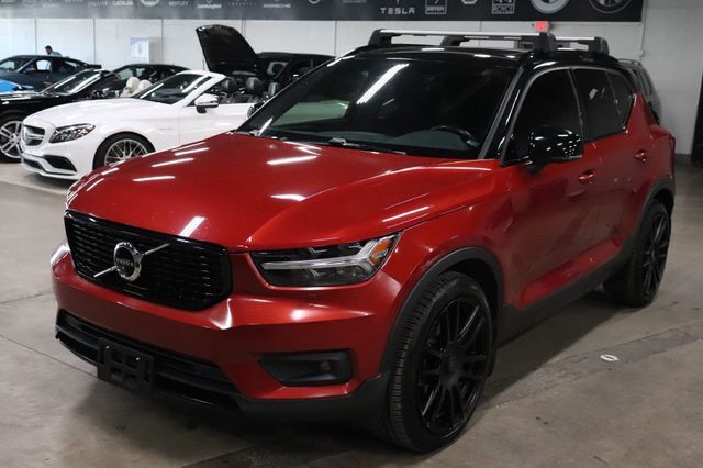 2020 VOLVO XC40