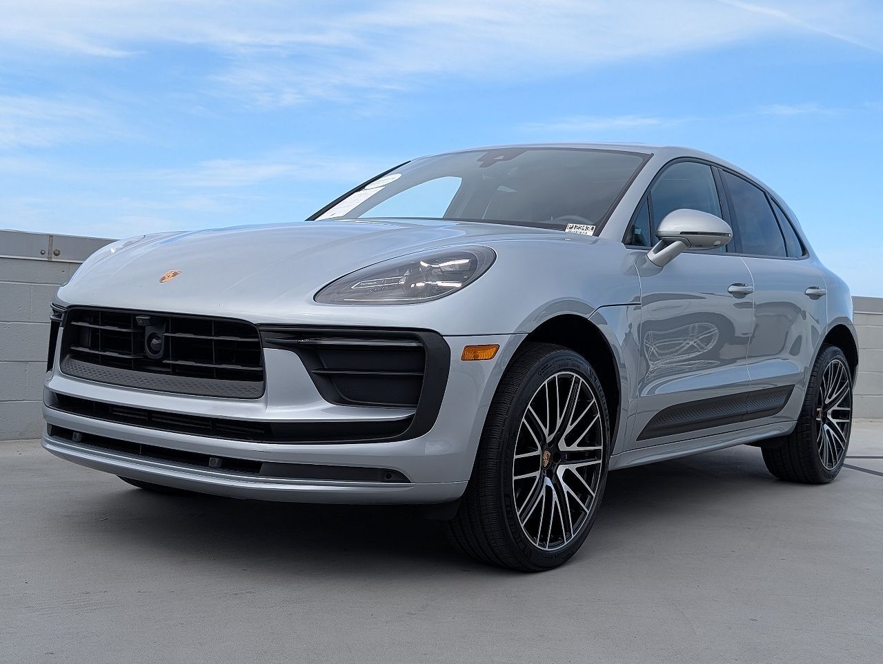 2024 PORSCHE Macan