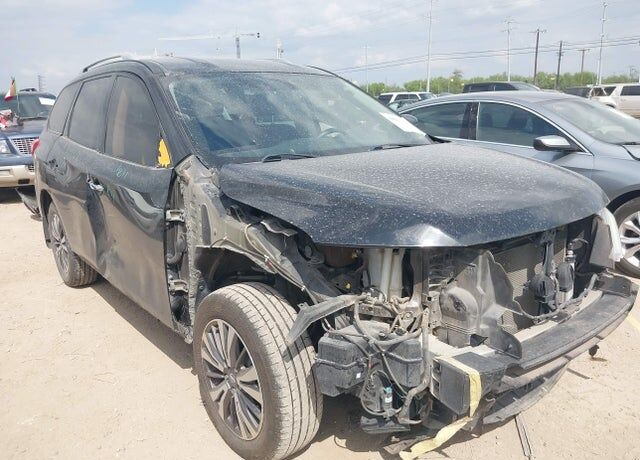 2017 NISSAN Pathfinder