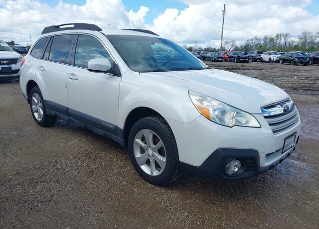 2013 SUBARU Outback