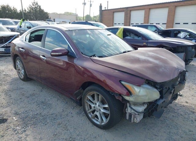 2010 NISSAN Maxima